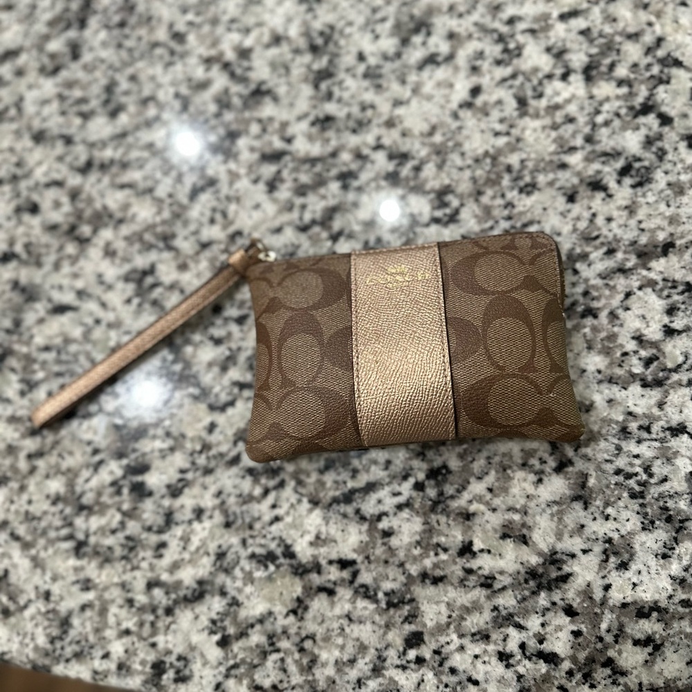 Coach wristlet wallet